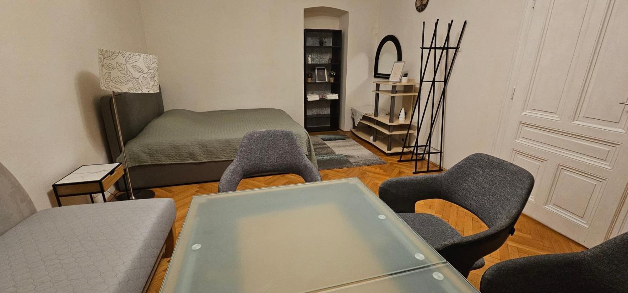 Apartament Privat *